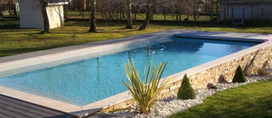 piscine semi enterrée