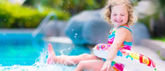 Le maillot de bain fille 1 pièce